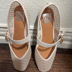 Dolce vita mulaney flats in cream